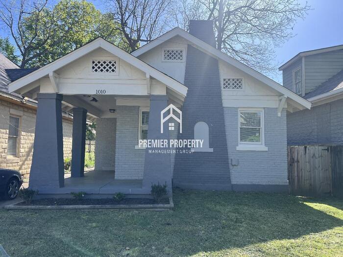 Primary Photo - 1010 Meda St