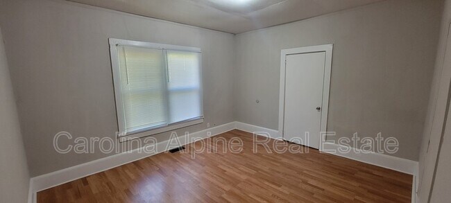 Building Photo - 614 W Rankin Ave