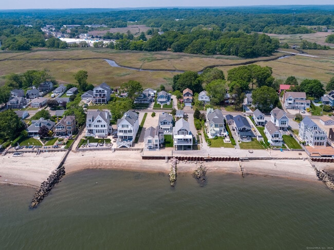 Foto del edificio - 153 Shore Rd