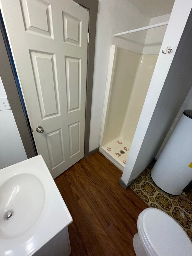 Foto del edificio - 431 Forest Ave