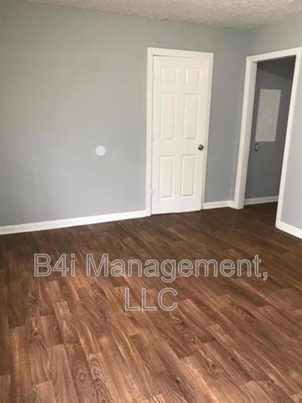 Building Photo - 4692 Beecher St