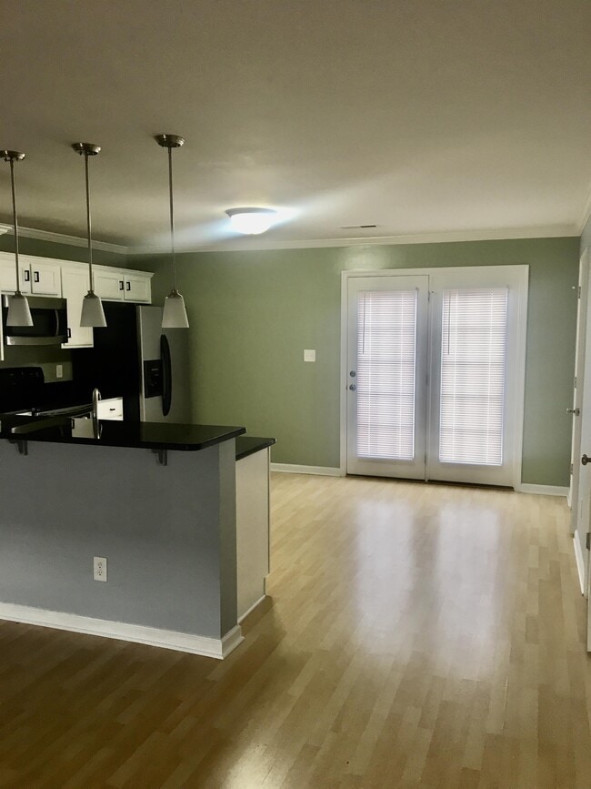 Building Photo - 612 Capstone Dr