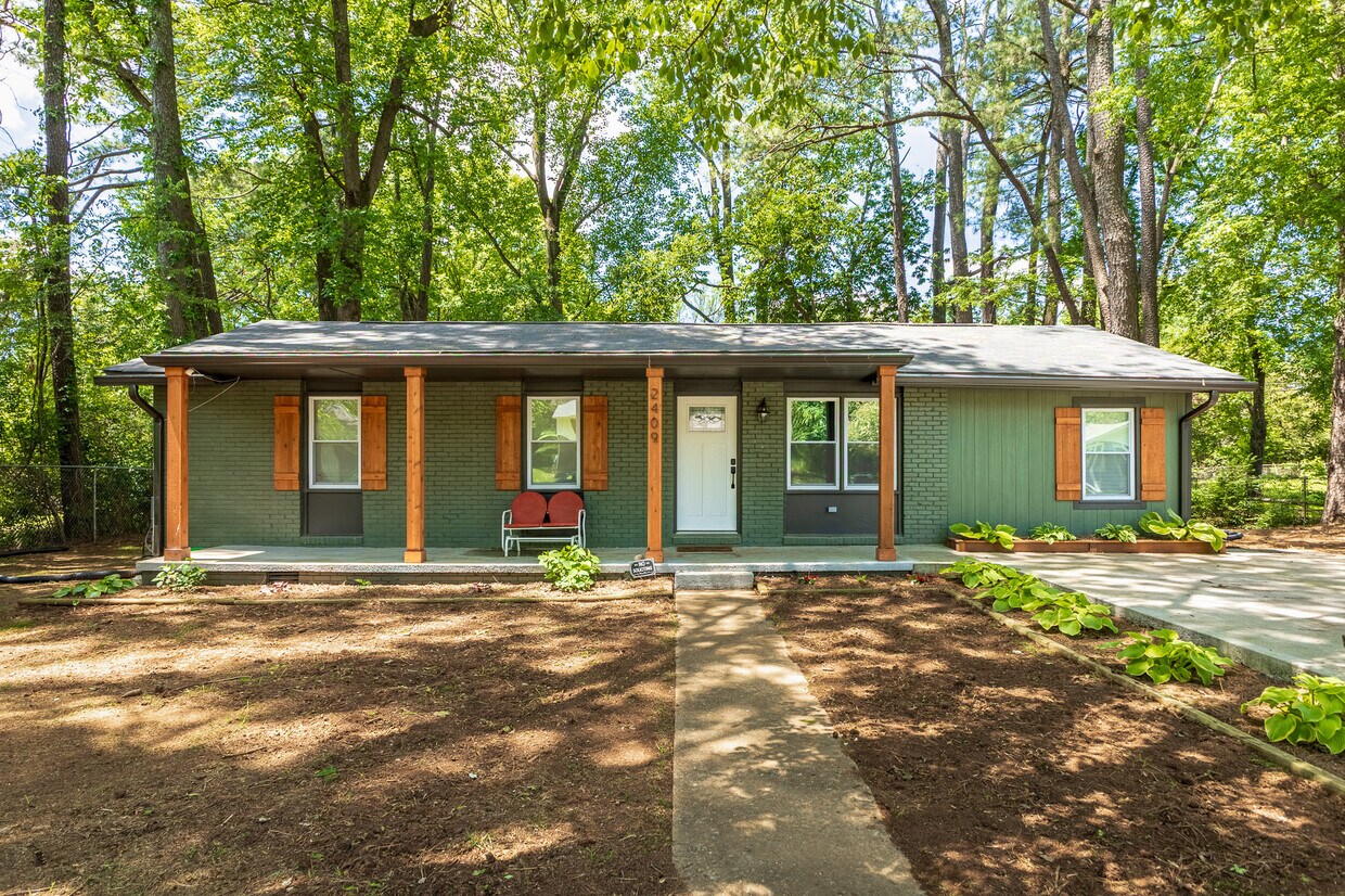 Primary Photo - 2409 Halmac Dr NW