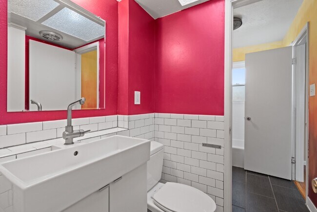 Foto del edificio - 8408 Stillwood Ln