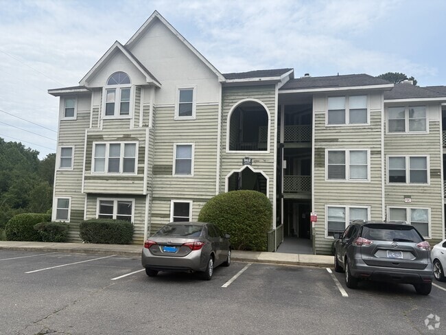 Building Photo - 962 Stewarts Creek Dr