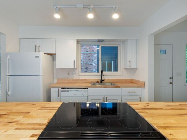 Foto del edificio - 7020 SW Capitol Hill Rd