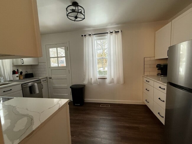 Building Photo - Sewickley - Just Reduced!