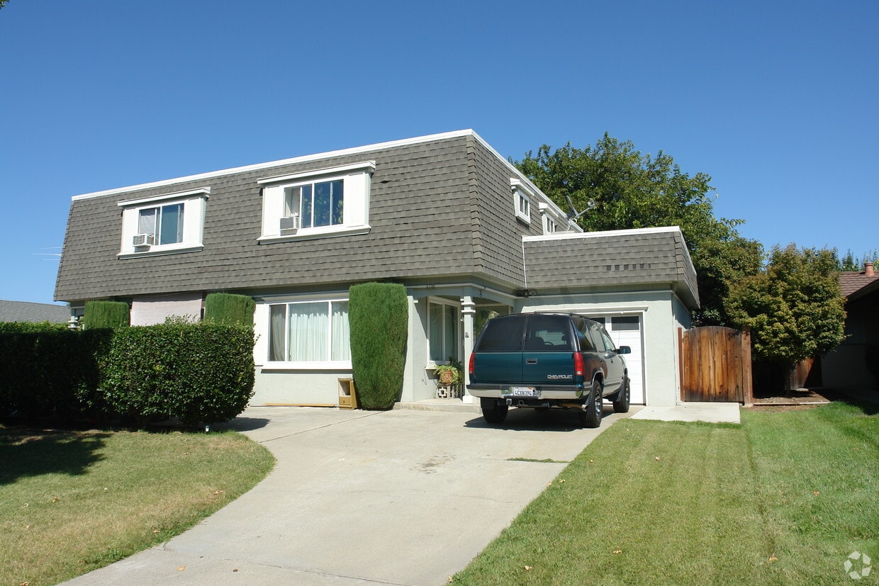 Primary Photo - 4138 Wessex Dr