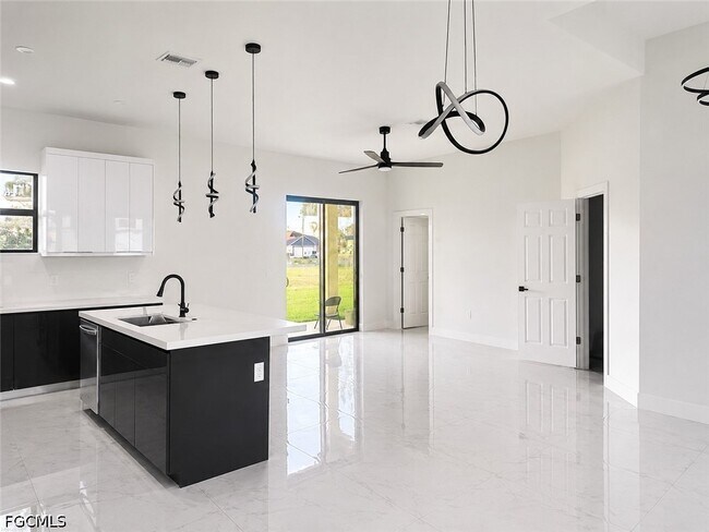 Foto del edificio - 2608 NW 3rd Pl