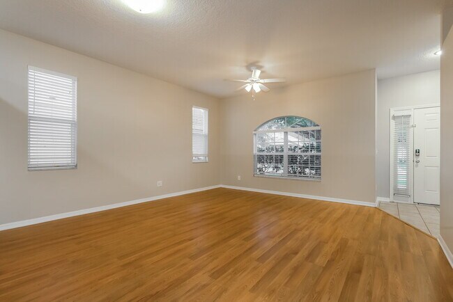 Foto del edificio - 619 Wave Crest Cir