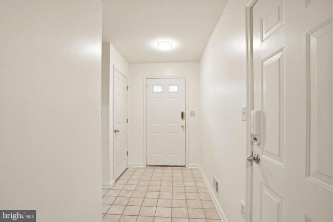 Foto del edificio - 541 Highland Towne Ln