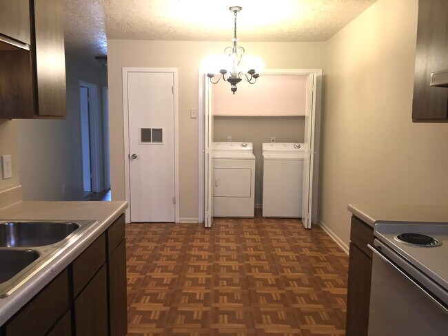 Building Photo - 2502 Long Drive, Unit B