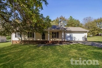 Building Photo - 252 Elizabeth Dr