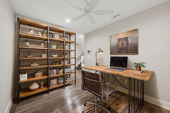 Foto del edificio - 4412 Paxton Pl