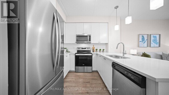 Building Photo - 610 Farmstead Dr