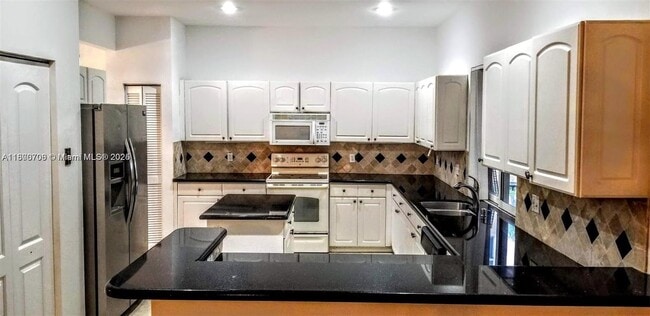 Building Photo - 5728 Descartes Cir