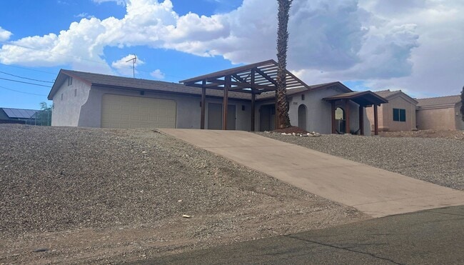 Building Photo - Furnished seasonal or long term rental Available now (Three month min)