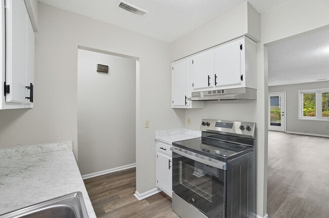 Building Photo - 812 Villa Park Ct