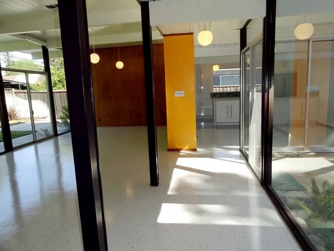 Building Photo - High-End San Jose 4 Bedroom Eichler