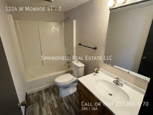 Building Photo - Two Bed, One Bath, and So Many Updates, Yo...