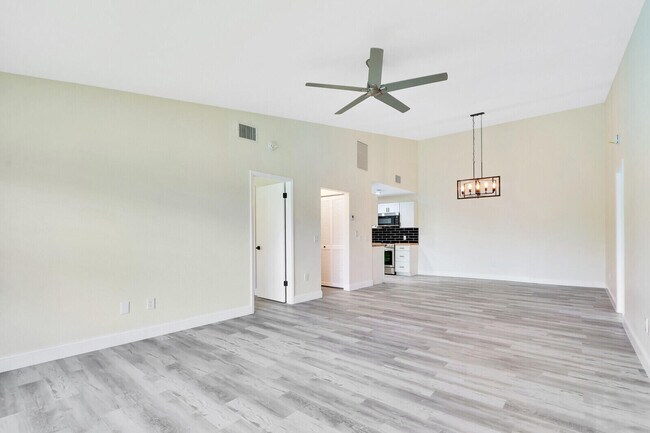 Foto del edificio - 8195 SE Croft Cir