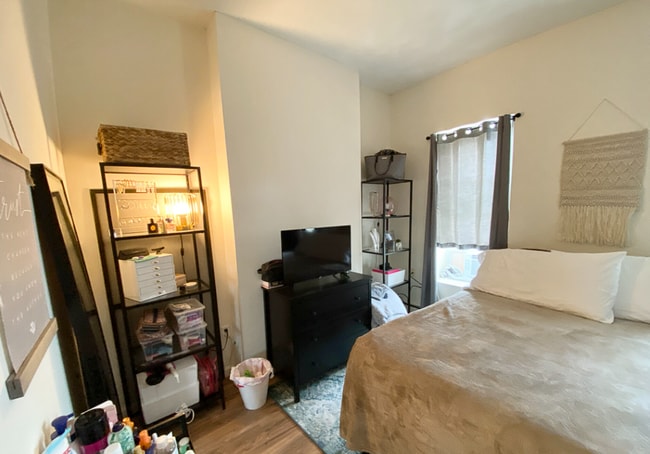 Building Photo - 96 Hammond St