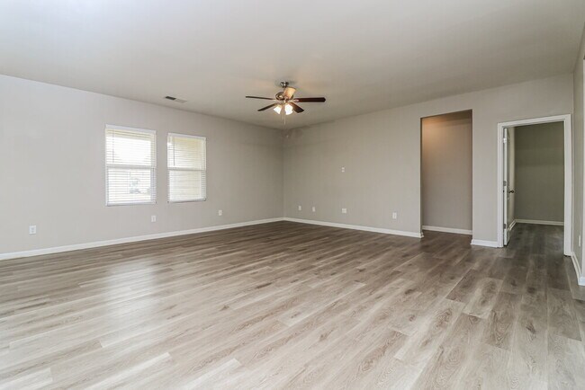 Foto del edificio - 145 Cottontail Ln