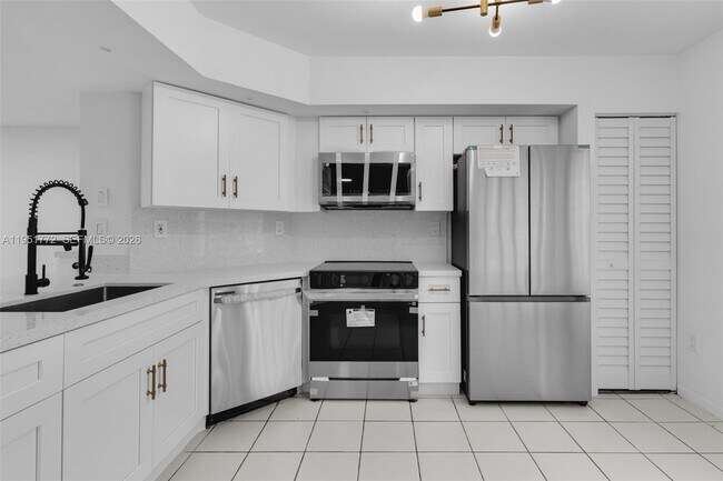 Foto del edificio - 8811 SW 130th Pl