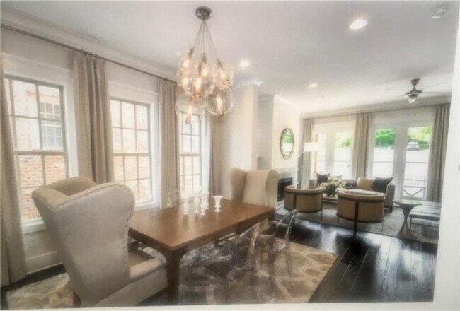 Foto del edificio - 2033 Wheaton Way
