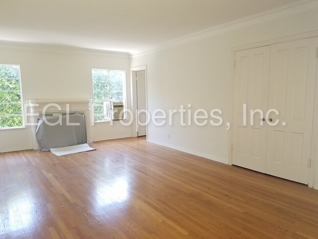 Building Photo - 9756 Charleville Blvd