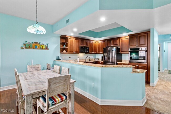 Building Photo - 14300 Riva Del Lago Dr