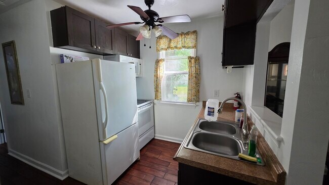 Foto del edificio - 1078 Joyner St