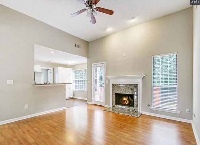 Foto del edificio - **PRICE IMPROVEMENT**110 Sagamore Ln: Spac...