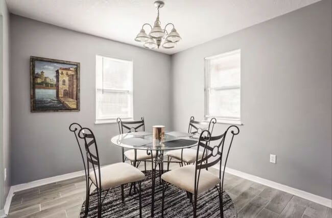 Building Photo - 3615 E Lambright St