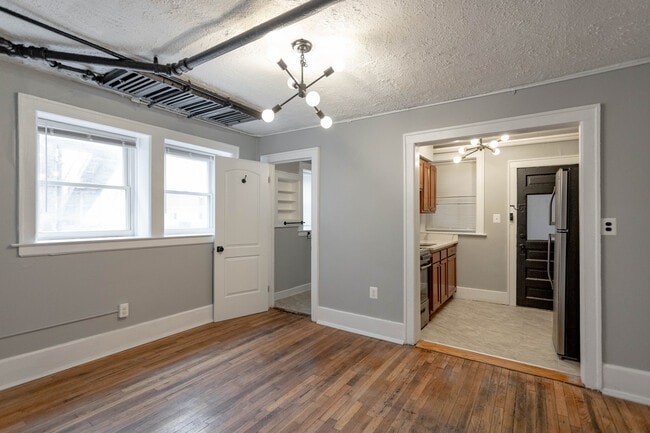 Building Photo - 1533 Ash St