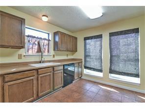 Foto del edificio - ADORABLE 3-2-2 in the Colonial Estates Subdivision.