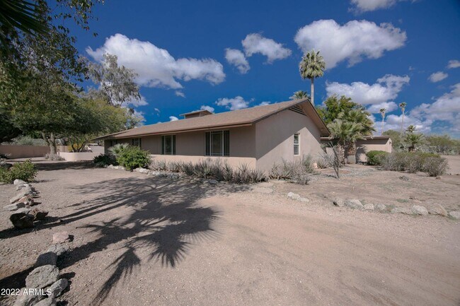 Foto del edificio - 6602 E Lincoln Dr