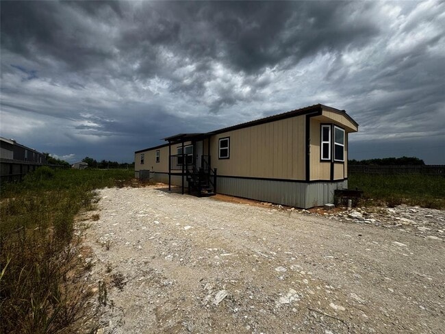 Building Photo - 662 Rd 5606