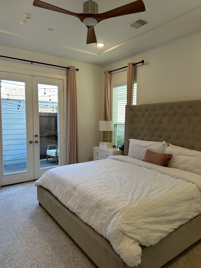 Master Bedroom - 1014 Marian Dr Townhome