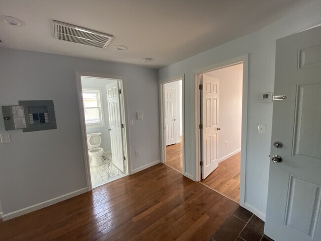 Building Photo - 346 Sanford Ave.