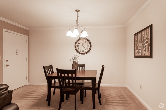 Dining Area - Country Walk Apartments