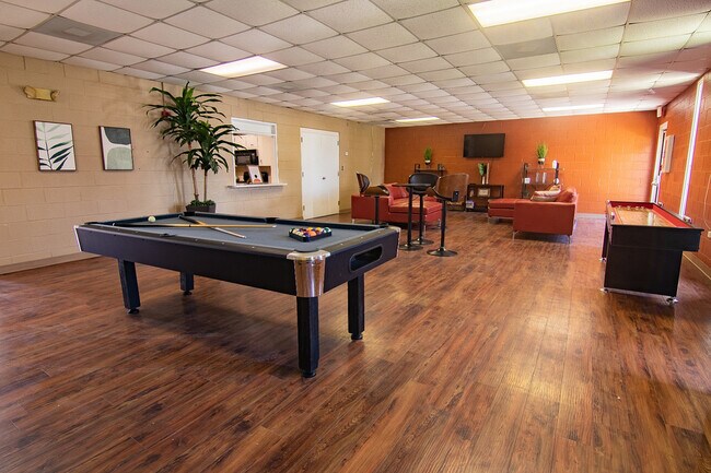 Building Photo - Kingsville Pointe