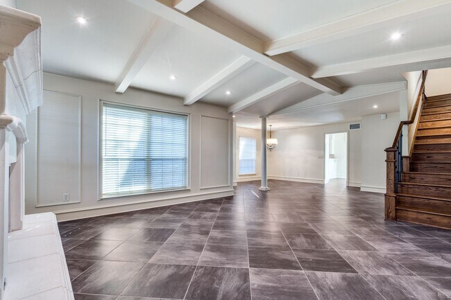 Foto del edificio - 10515 Berry Knoll Dr