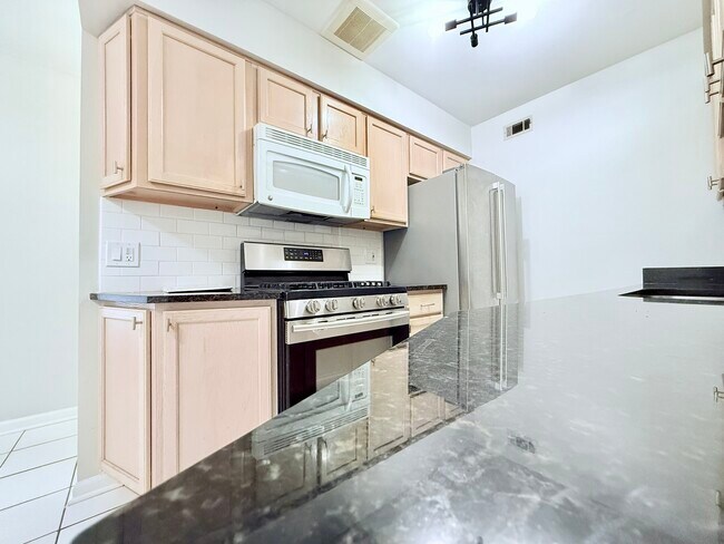 Foto del edificio - 1525 N Windsor Dr