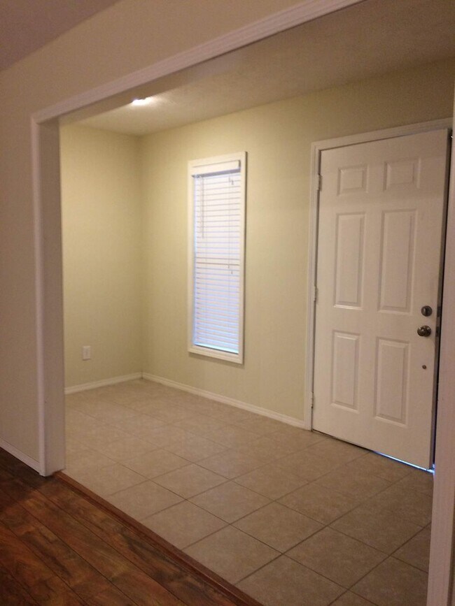 Foto del edificio - Executive Rental Nestled in Hickory Ridge ...