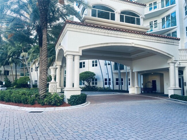 Foto del edificio - 20000 E Country Club Dr
