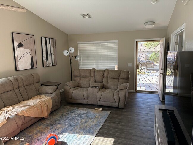 Foto del edificio - 17901 N 111th Dr