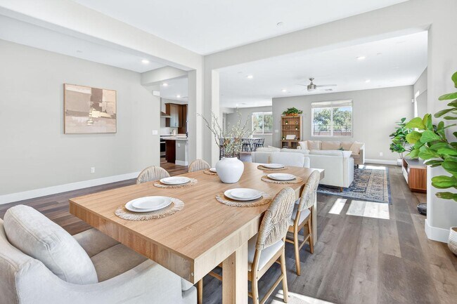 Foto del edificio - 1024 Saker Falcon Dr