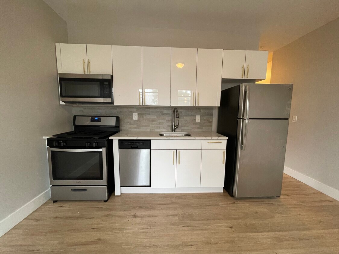 Foto principal - 168 Harrison Ave