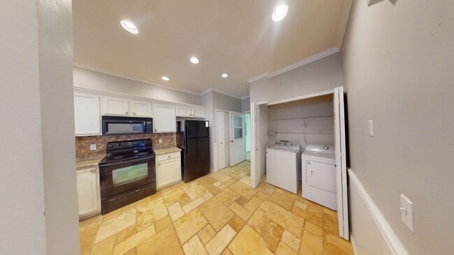 Building Photo - 2BR/ 2BA TOWNHOME - Southern Creek *Two Ma...